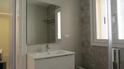 Habitación en alquiler en Calle de Juan Bravo, Plaza Mayor-San Agustín (Segovia Capital) de 1.200 €<span>/mes</span>