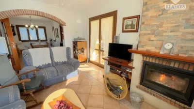 Chalet on Carrer del Llobregat photo 6
