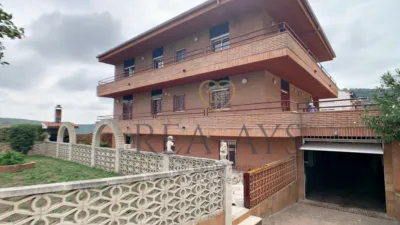 Chalet en Carrer de Vallirana photo 9