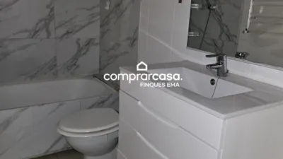 Flat on Carrer del Tres d'Abril photo 17