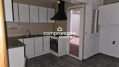 Flat on Carrer del Tres d'Abril photo 9