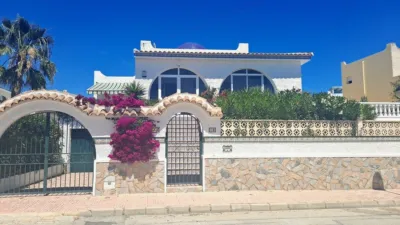 Casa – San Miguel de Salinas - Vista 2