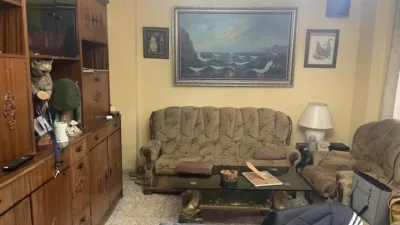 Semi-detached house on Calle de Arnedillo photo 4