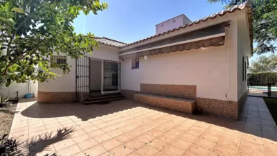 Chalet in El Capricho photo 9