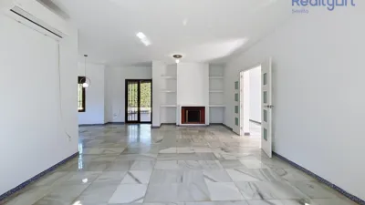 Chalet in El Capricho photo 18