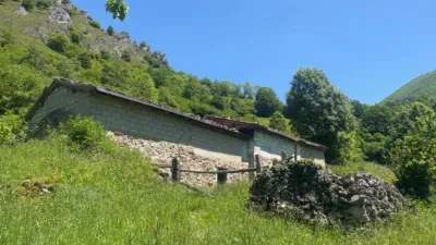 Finca rústica en venta en Calle Cuevas, El Pino (Moreda). Municipio de Aller de 19.500 €