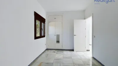 Chalet in El Capricho photo 40