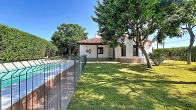 Chalet in El Capricho photo 7