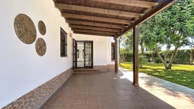 Chalet in El Capricho photo 4