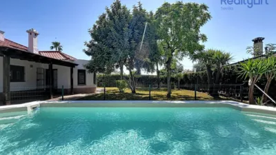 Chalet in El Capricho photo 3