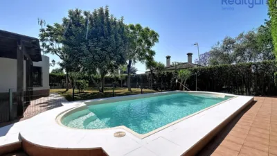 Chalet in El Capricho photo 43
