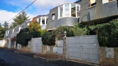 Townhouse in La Navata photo 2