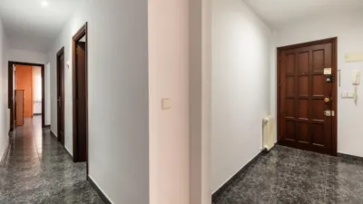 Apartment on Carrer de les Escoles photo 4