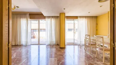 Penthouse on Calle Torre Álvarez photo 9