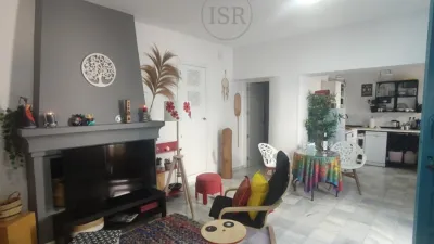 Apartment on Calle de los Embajadores photo 4