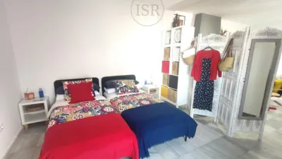 Apartment on Calle de los Embajadores photo 13