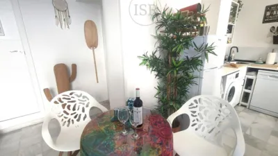 Apartment on Calle de los Embajadores photo 9