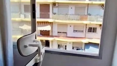 Apartment on Avenida de Pablo Iglesias photo 16