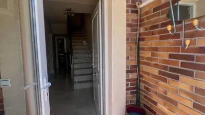 Semi-detached house on Calle de Mondalindo photo 3