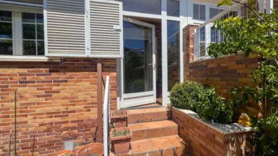 Semi-detached house on Calle de Mondalindo photo 2
