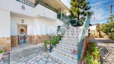 Chalet on Calle Rio Turia photo 9