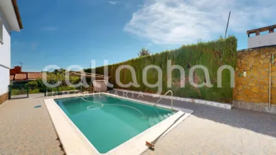 Chalet on Calle Rio Turia photo 6