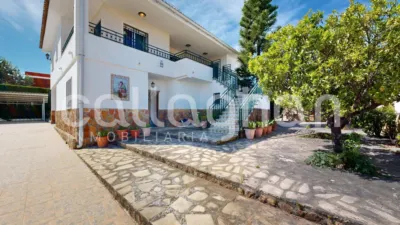 Chalet on Calle Rio Turia photo 8