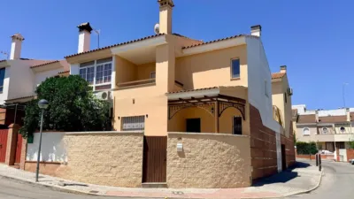 Terraced house on Calle de Uruguay photo 2