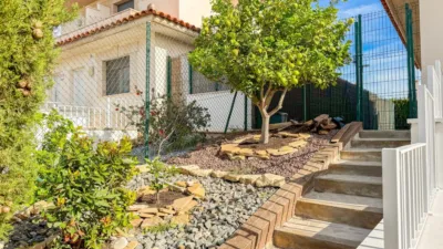 Chalet on Carrer del Migjorn photo 2