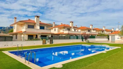 Chalet on Carrer del Migjorn photo 6