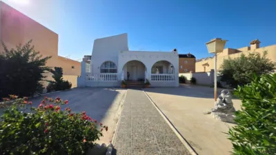 Chalet on Calle Río Nervión photo 50