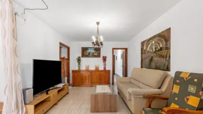 Bungalow on Arquitecto Larramendi Street photo 18