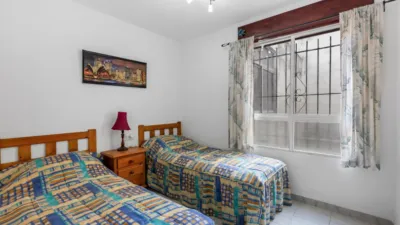 Bungalow on Arquitecto Larramendi Street photo 25