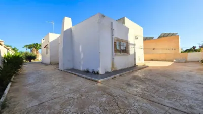Chalet on Calle Río Nervión photo 53
