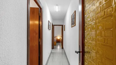 Bungalow on Arquitecto Larramendi Street photo 24
