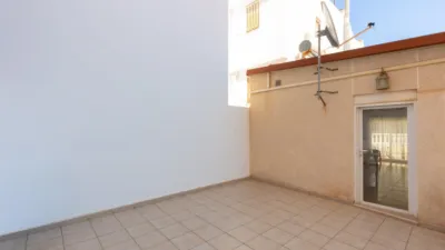 Bungalow on Arquitecto Larramendi Street photo 3