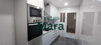 Flat on Carrer de Pau Claris photo 3