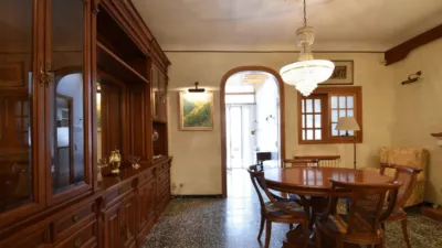 House in Centre photo 12