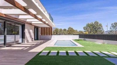 Chalet on Calle Polop photo 2