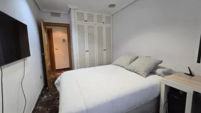 Apartment on Poeta Miguel Hernandez Street photo 38