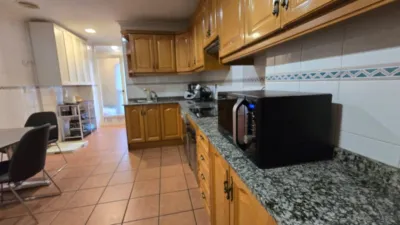 Apartment on Poeta Miguel Hernandez Street photo 18