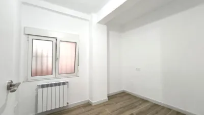 Piso en alquiler en Calle de Fuertes Acevedo, cerca de Calle de Antonio Martínez Vega, Buenavista-El Cristo (Oviedo) de 990 €<span>/mes</span>