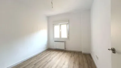 Piso en alquiler en Calle de Fuertes Acevedo, cerca de Calle de Antonio Martínez Vega, Buenavista-El Cristo (Oviedo) de 990 €<span>/mes</span>