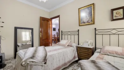 Apartment on Calle Cándido Nocedal photo 37