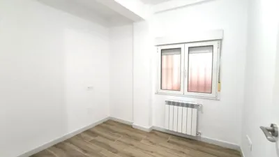 Piso en alquiler en Calle de Fuertes Acevedo, cerca de Calle de Antonio Martínez Vega, Buenavista-El Cristo (Oviedo) de 990 €<span>/mes</span>