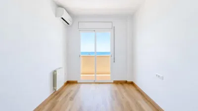 Apartment on Calle del Pintor Marià Carbonell Llopis photo 23