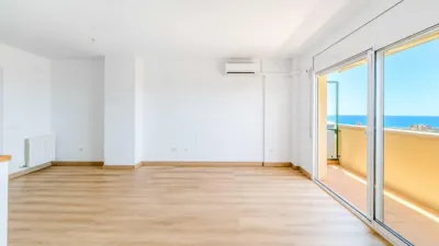 Apartment on Calle del Pintor Marià Carbonell Llopis photo 9
