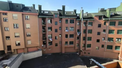 Piso en alquiler en Calle de Fuertes Acevedo, cerca de Calle de Antonio Martínez Vega, Buenavista-El Cristo (Oviedo) de 990 €<span>/mes</span>