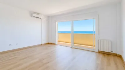 Apartment on Calle del Pintor Marià Carbonell Llopis photo 5