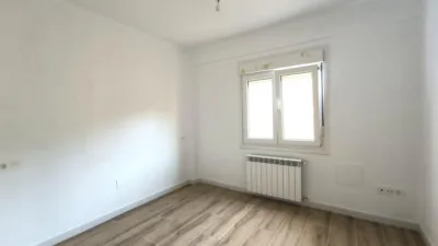Piso en alquiler en Calle de Fuertes Acevedo, cerca de Calle de Antonio Martínez Vega, Buenavista-El Cristo (Oviedo) de 990 €<span>/mes</span>